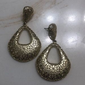 Kendra Scott jewelry